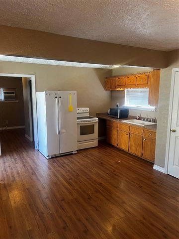 401 Crystal Creek Drive, Livingston, TX 77351