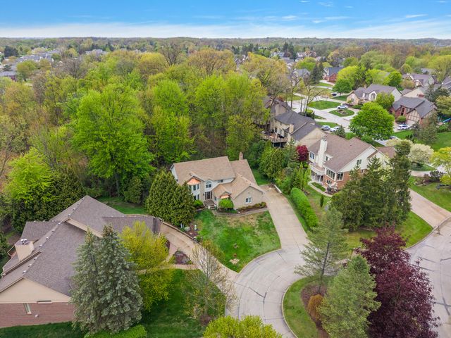 30521 Knighton Drive, Farmington Hills, MI 48331