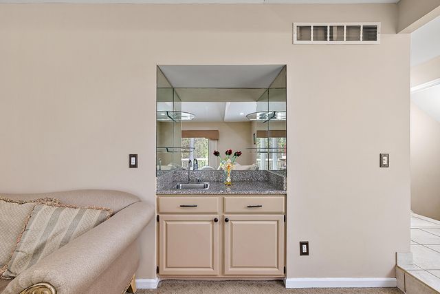 30521 Knighton Drive, Farmington Hills, MI 48331