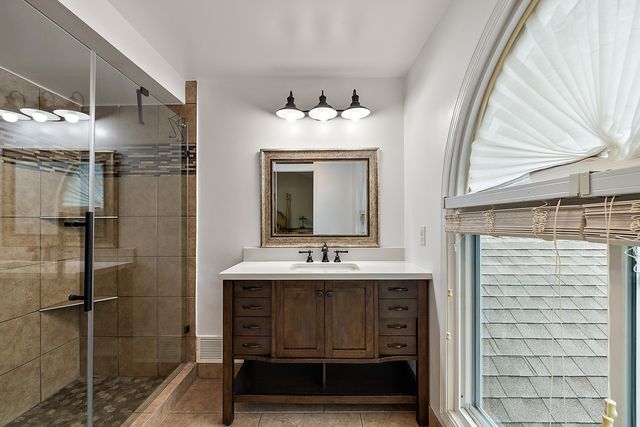 30521 Knighton Drive, Farmington Hills, MI 48331