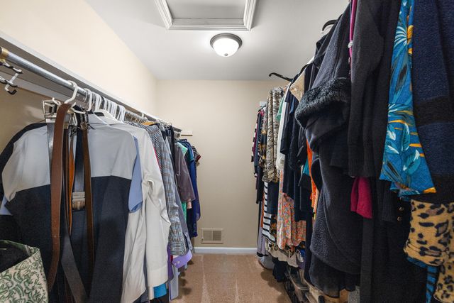 30521 Knighton Drive, Farmington Hills, MI 48331