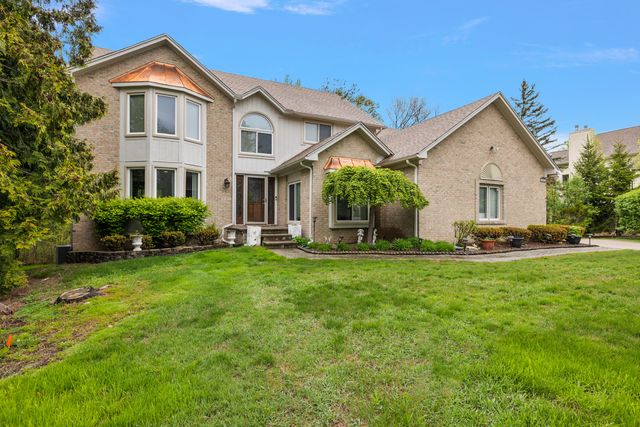 30521 Knighton Drive, Farmington Hills, MI 48331