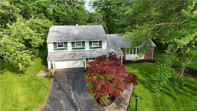 5287 Willow Lake Court, Clarence, NY 14031