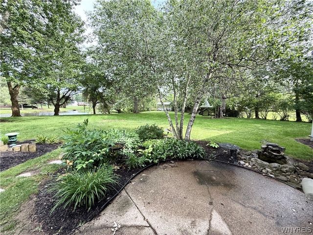 5287 Willow Lake Court, Clarence, NY 14031