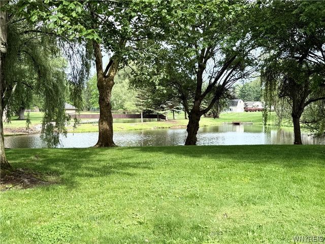 5287 Willow Lake Court, Clarence, NY 14031