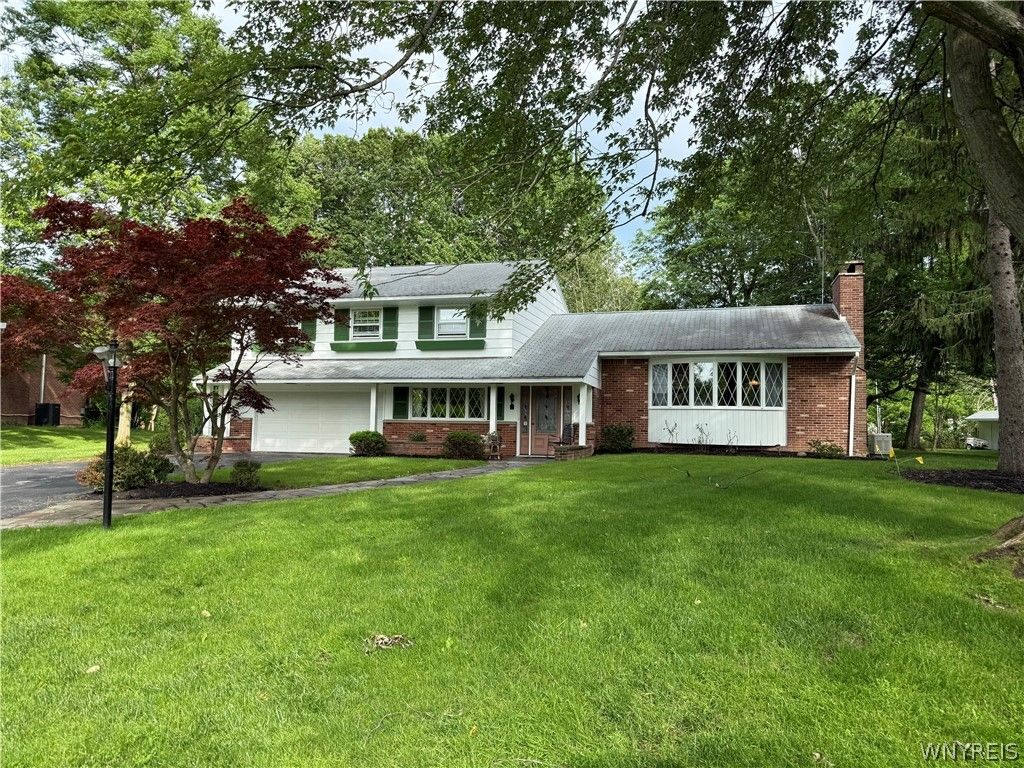 5287 Willow Lake Court, Clarence, NY 14031