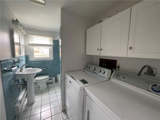 4 Almy Court 2, Newport, RI 02840