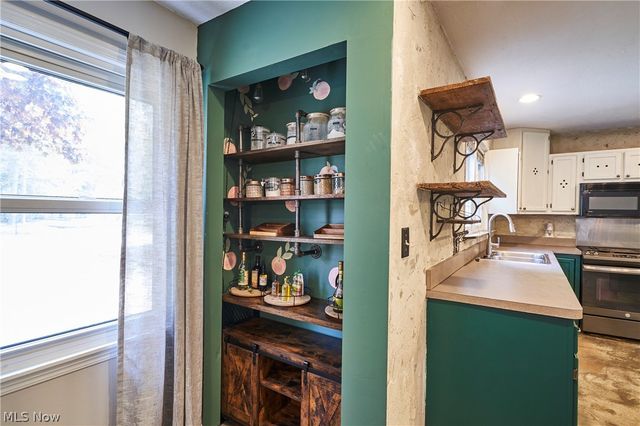 780 Bates Road, Rocky River, OH 44116