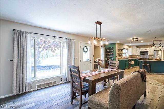 780 Bates Road, Rocky River, OH 44116