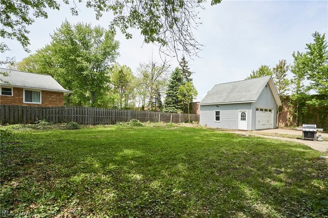 780 Bates Road, Rocky River, OH 44116