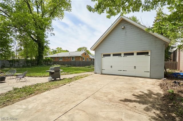 780 Bates Road, Rocky River, OH 44116