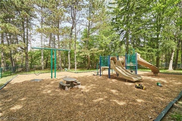 780 Bates Road, Rocky River, OH 44116