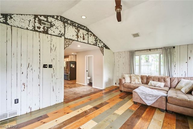 780 Bates Road, Rocky River, OH 44116