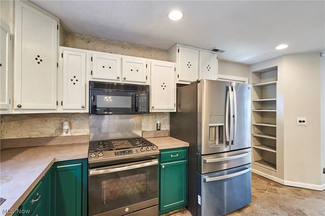 780 Bates Road, Rocky River, OH 44116