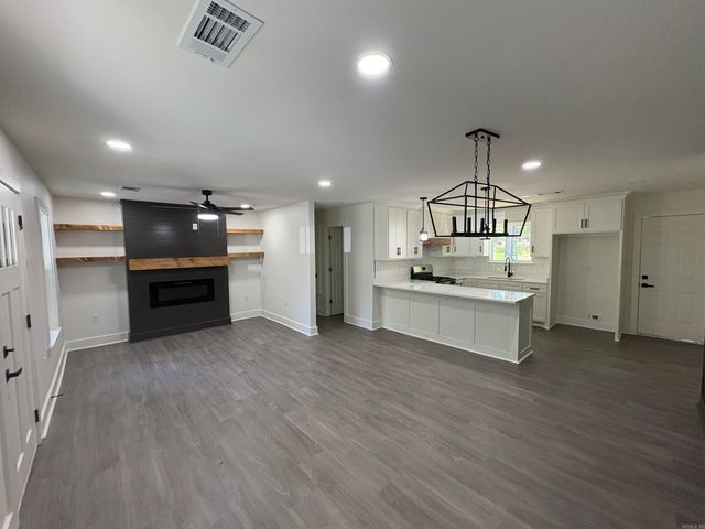 11412 Vine Street, Mabelvale, AR 72103