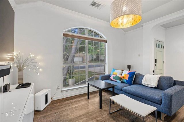 5948 Lomita Verde CIR, Austin, TX 78749