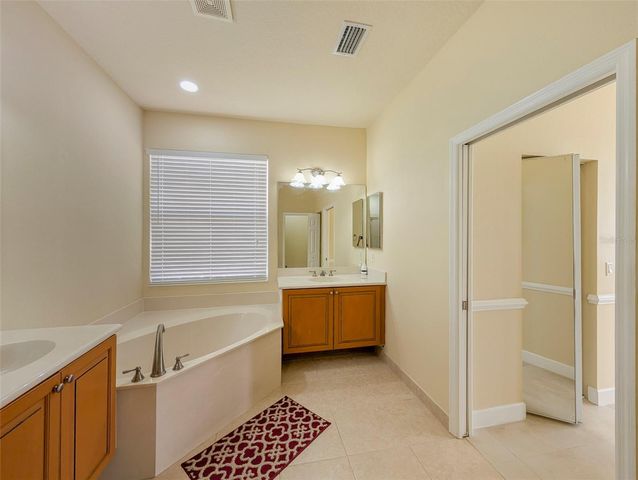 6507 37TH STREET E, Sarasota, FL 34243