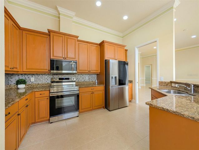 6507 37TH STREET E, Sarasota, FL 34243