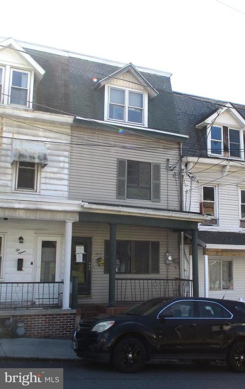 1017 LAUREL BLVD, Pottsville, PA 17901