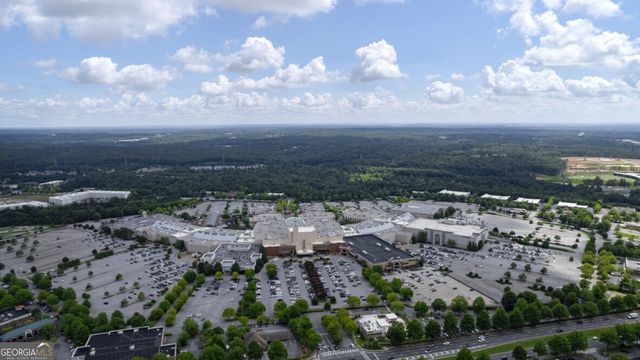 98 King Village, Braselton, GA 30517