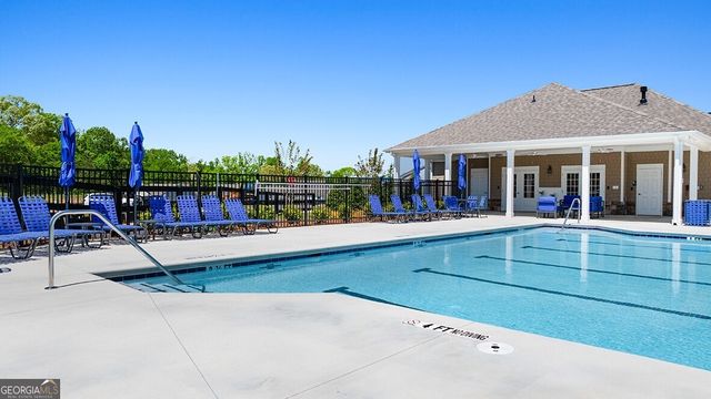 98 King Village, Braselton, GA 30517