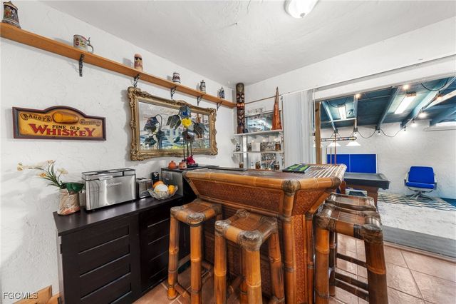 813 105th AVE N, Naples, FL 34108