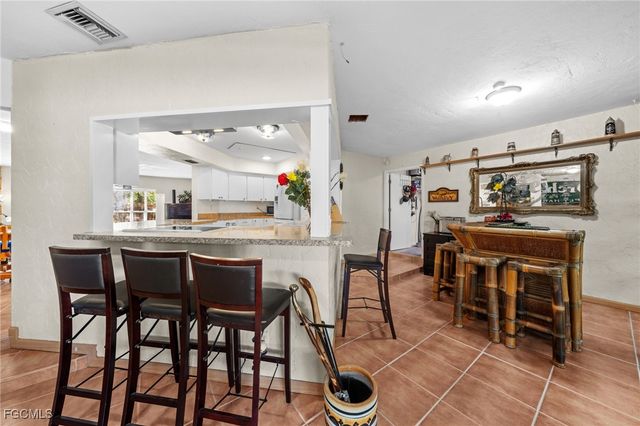 813 105th AVE N, Naples, FL 34108