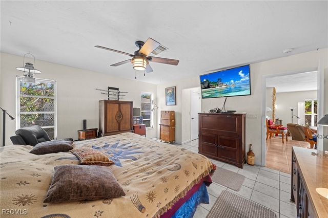 813 105th AVE N, Naples, FL 34108