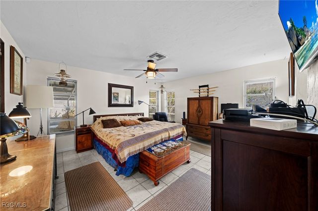 813 105th AVE N, Naples, FL 34108