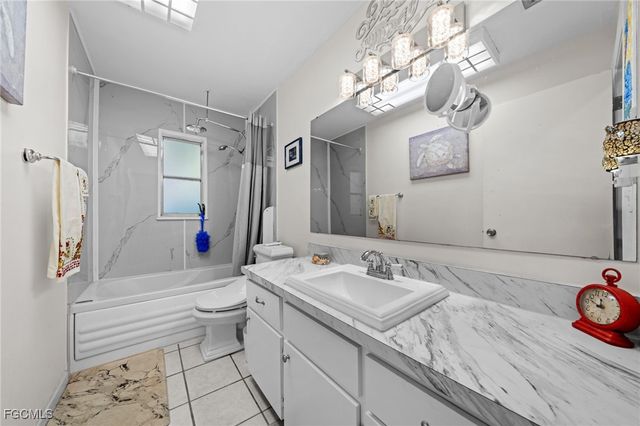 813 105th AVE N, Naples, FL 34108