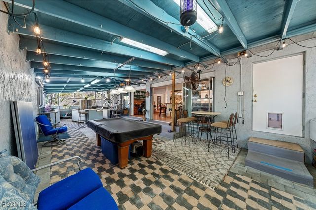 813 105th AVE N, Naples, FL 34108