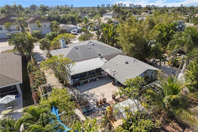 813 105th AVE N, Naples, FL 34108