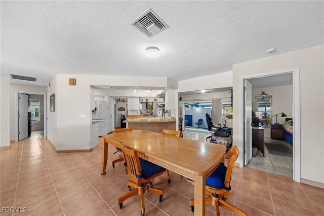 813 105th AVE N, Naples, FL 34108