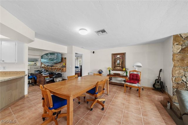 813 105th AVE N, Naples, FL 34108