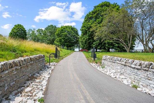 1975-A Georgetown Road, Paris, KY 40361