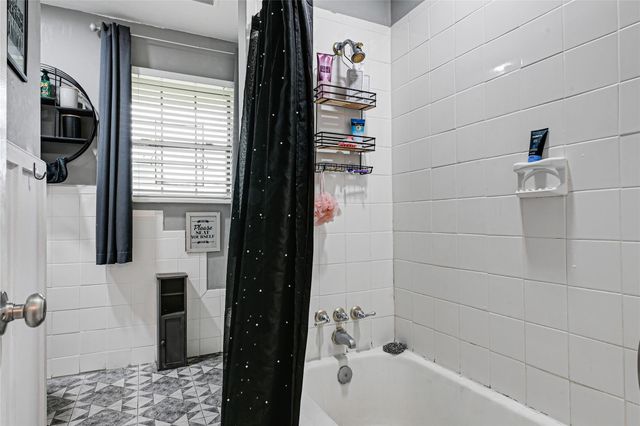 5843 Kenilwood Drive, Houston, TX 77033