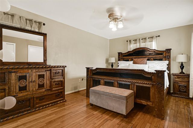 5843 Kenilwood Drive, Houston, TX 77033