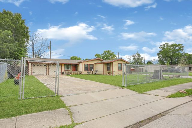 5843 Kenilwood Drive, Houston, TX 77033