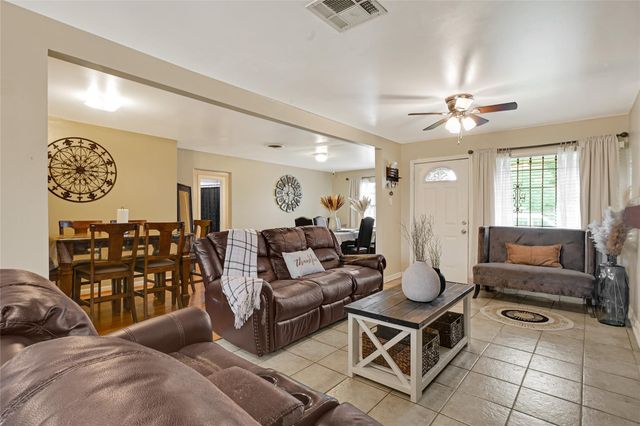 5843 Kenilwood Drive, Houston, TX 77033