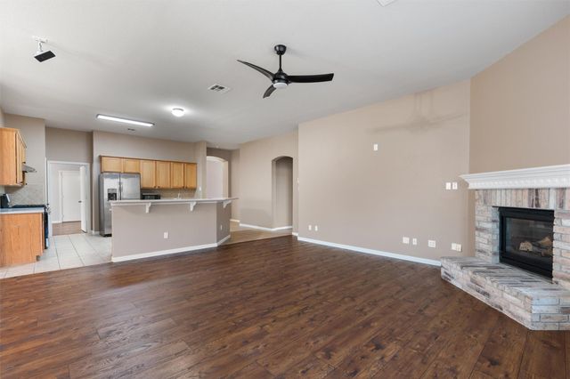 407 Red Hawk DR, Leander, TX 78641