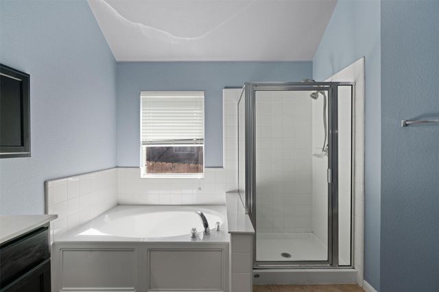 407 Red Hawk DR, Leander, TX 78641