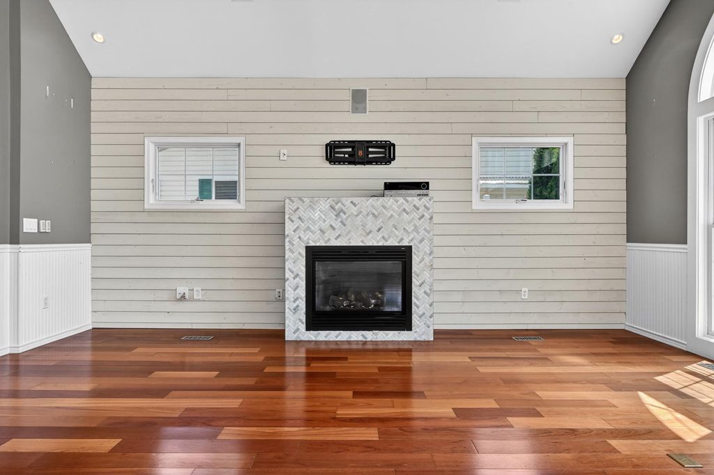 Image 17 of property listing at 448 MAPLE LEAF DR, Edgewater, MD 21037