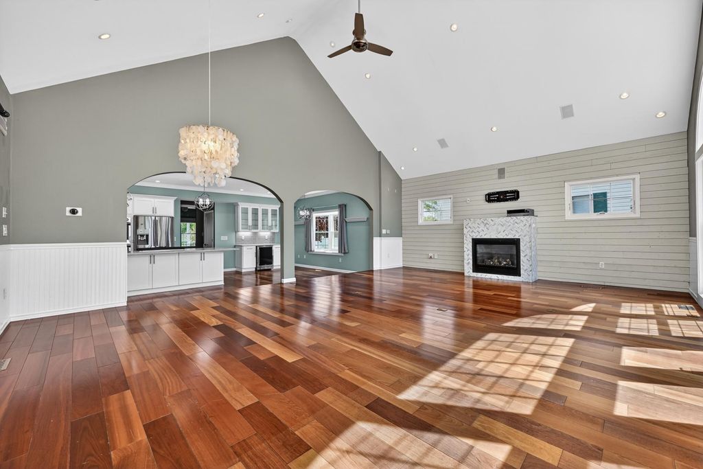 Image 18 of property listing at 448 MAPLE LEAF DR, Edgewater, MD 21037