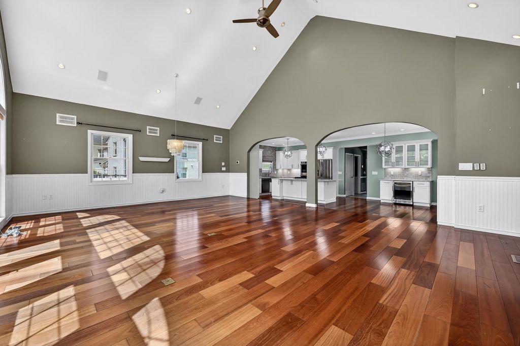 Image 19 of property listing at 448 MAPLE LEAF DR, Edgewater, MD 21037