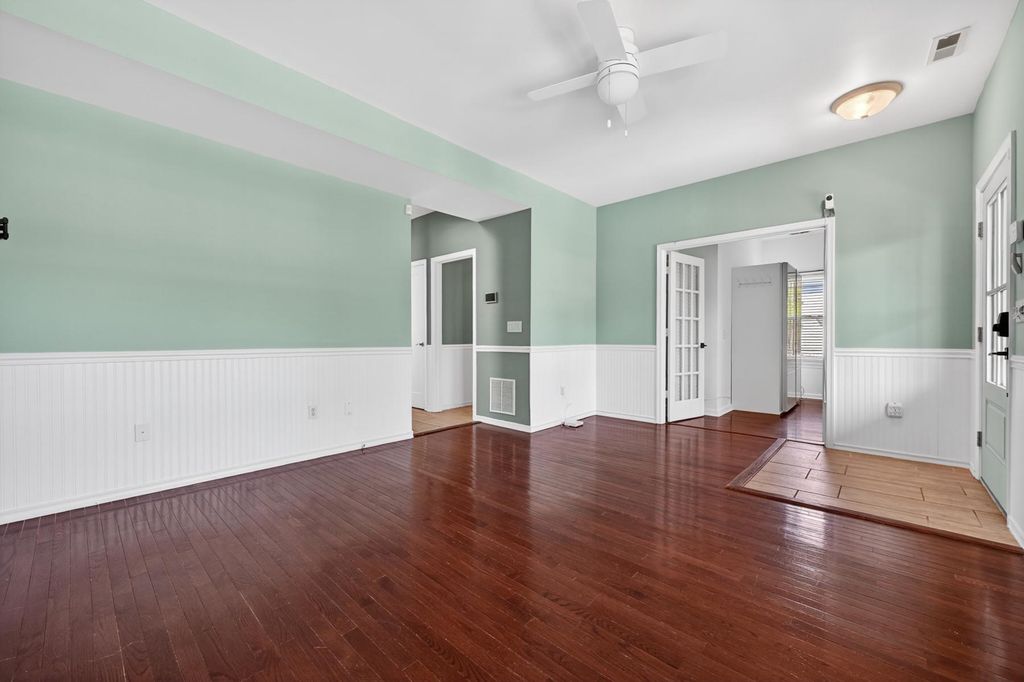 Image 21 of property listing at 448 MAPLE LEAF DR, Edgewater, MD 21037