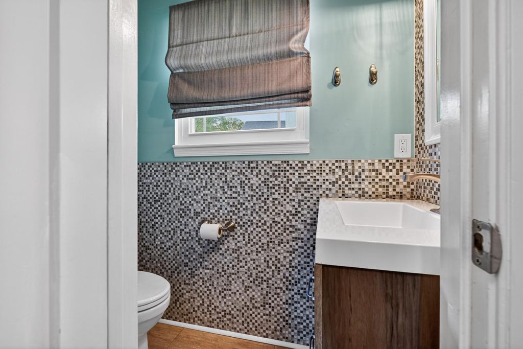 Image 25 of property listing at 448 MAPLE LEAF DR, Edgewater, MD 21037