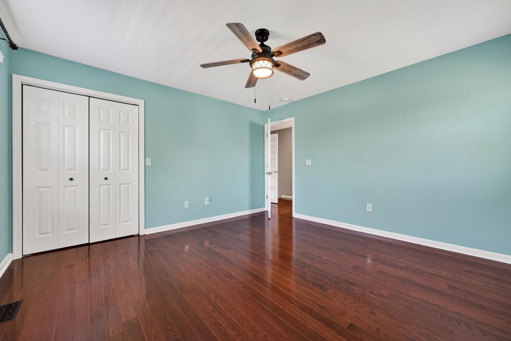 Image 35 of property listing at 448 MAPLE LEAF DR, Edgewater, MD 21037