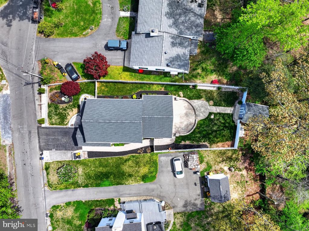 Image 40 of property listing at 448 MAPLE LEAF DR, Edgewater, MD 21037