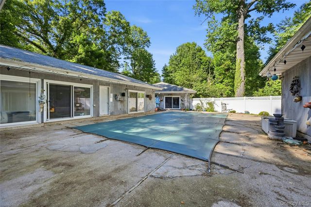 12 Tall Tree Court, Cold Spring Harbor, NY 11724