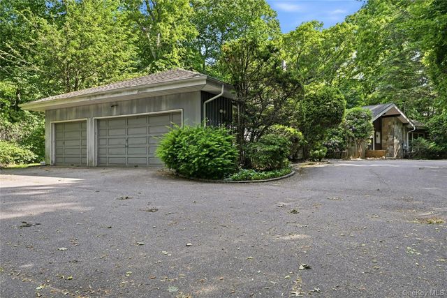 12 Tall Tree Court, Cold Spring Harbor, NY 11724